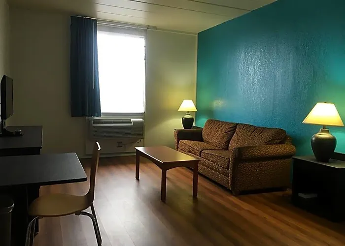 Hotel Fairbridge Express