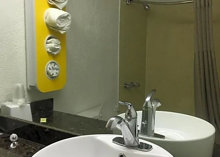 Fairbridge Express Hotel 3*